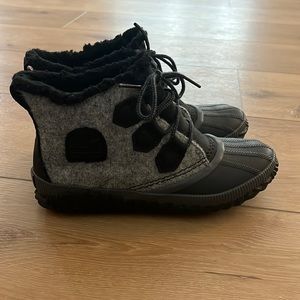 Sorel Out and About boots